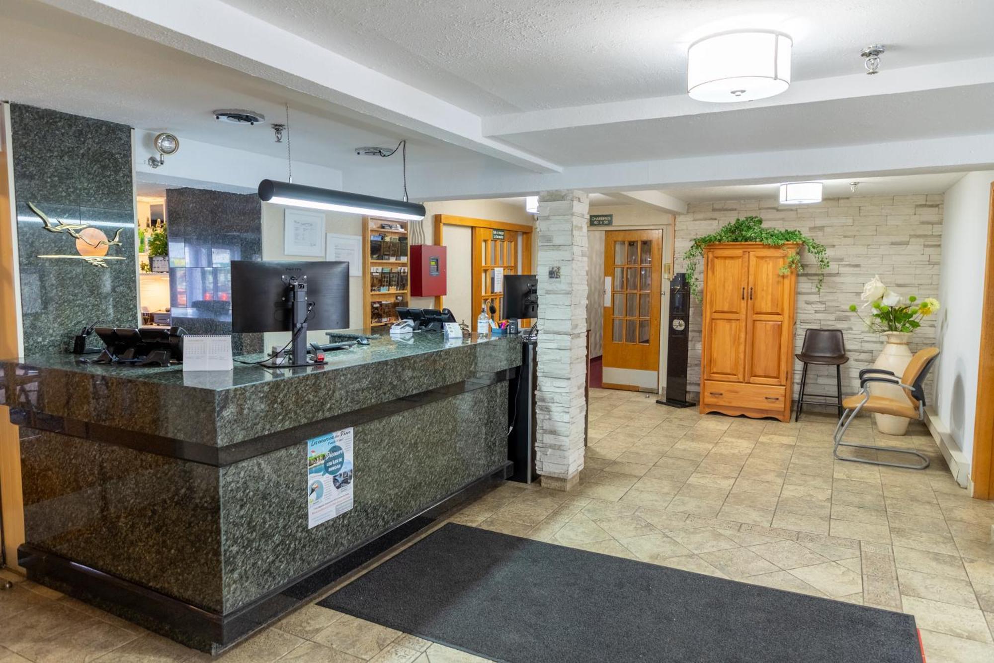 Hotel Les Mouettes Sept-Iles Ngoại thất bức ảnh